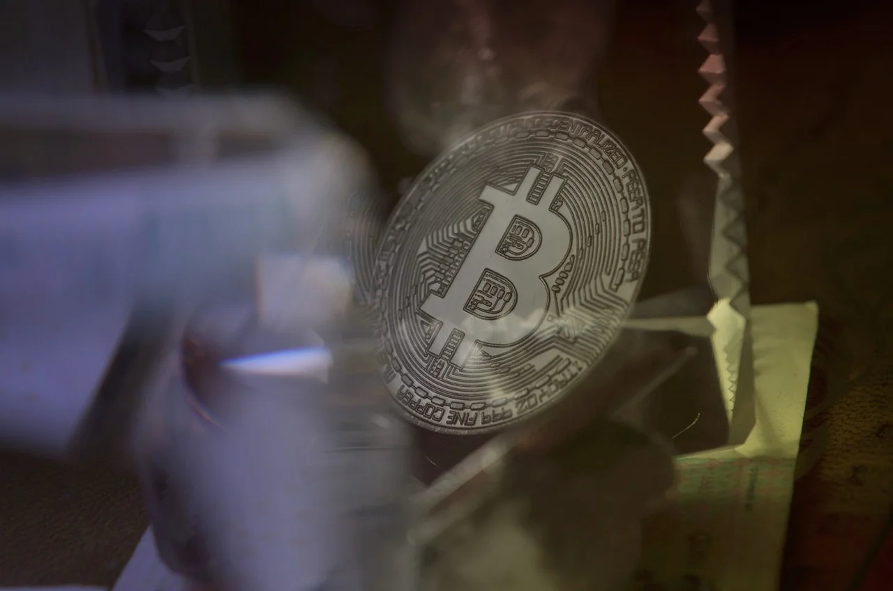Futuro incerto per Caroline Crenshaw e la regolamentazione crypto