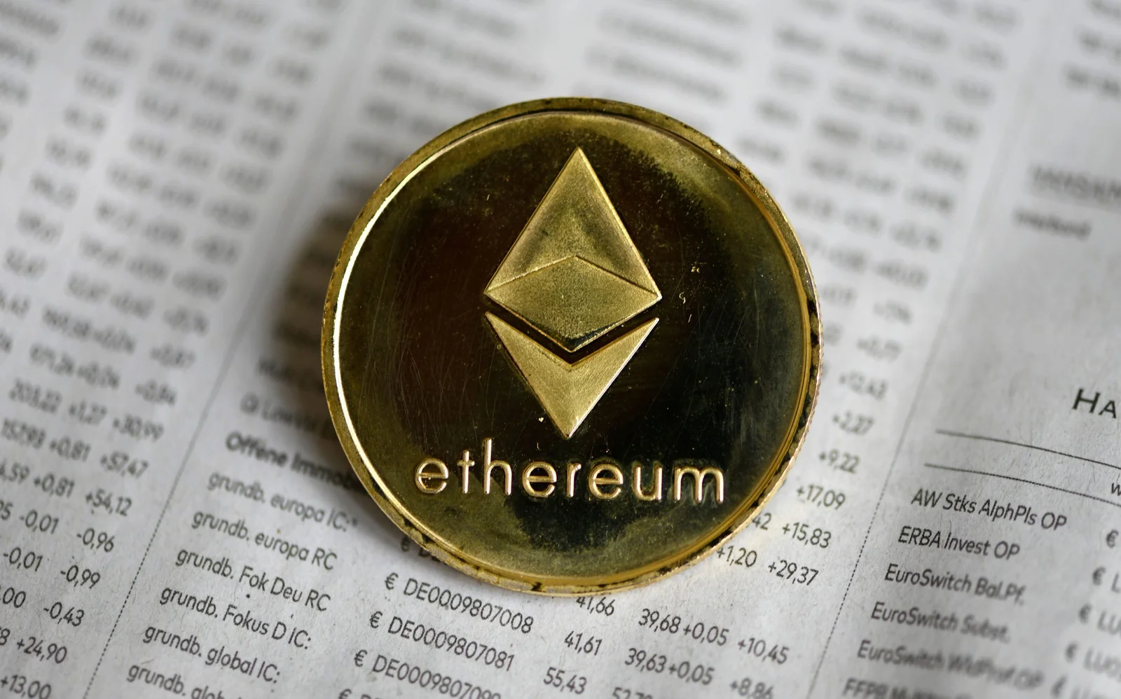 Grayscale chiede staking per Ethereum ETP: opportunità perdute!