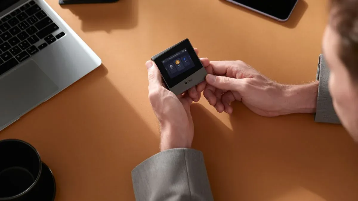 Ellipal Titan Mini: Recensione del nuovo hardware wallet